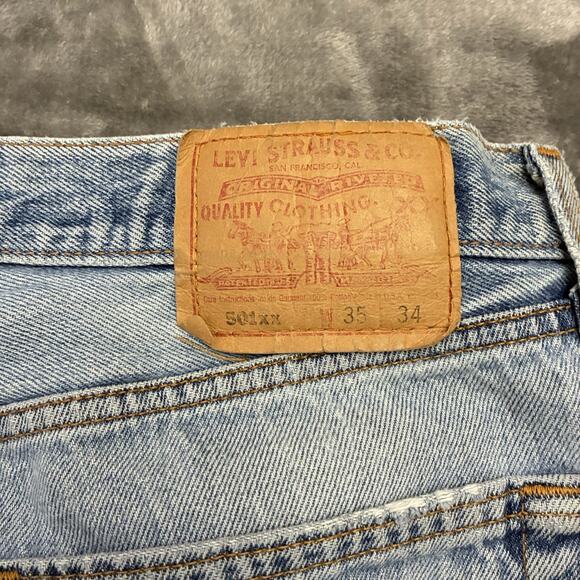 Levis 501xx Button Fly Blue Jean Shorts Womens Sz.35 Blue Button Fly Cut Off - Picture 4 of 9